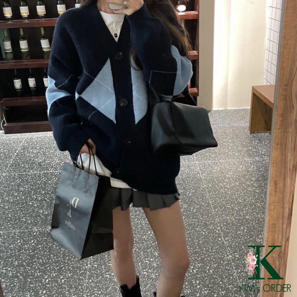 Áo len cardigan nữ khoác ngoài dài tay màu xanh và be phom rộng dáng dài hoạ tiết quả trám loại 1 tiểu thư Hàn Quốc
