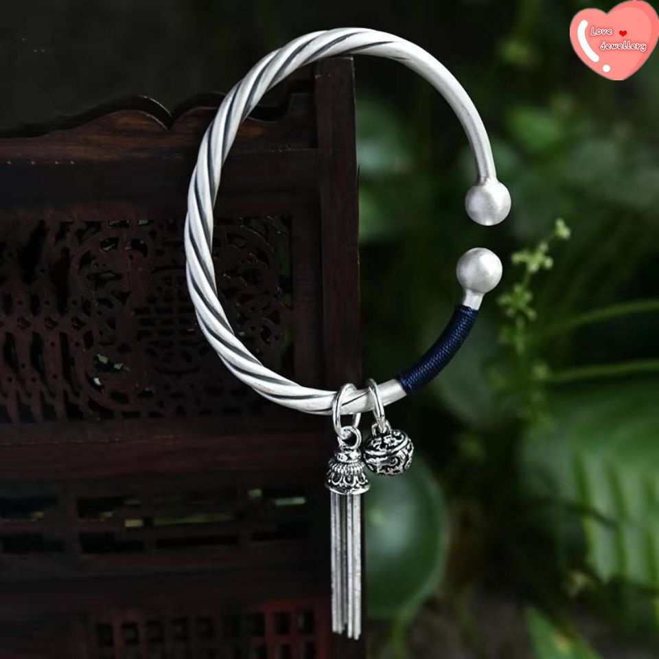 Vòng tay mạ bạc đính chuông phong cách retro