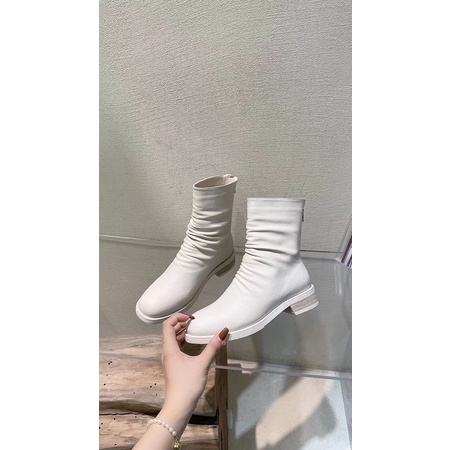 Boots nữ boot cao cổ nhăn bốt đế bệt mũi tròn da lì mềm kéo khoá sau thời trang