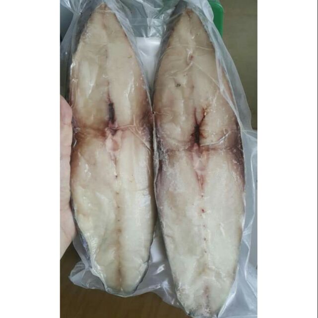 Cá Thu Phấn 1 nắng 2 khúc 1kg