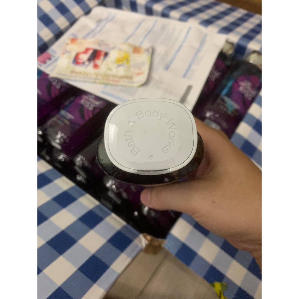 Sữa tắm Bath & Body Works Dark Kiss Shower Gel 295ml | BigBuy360 - bigbuy360.vn