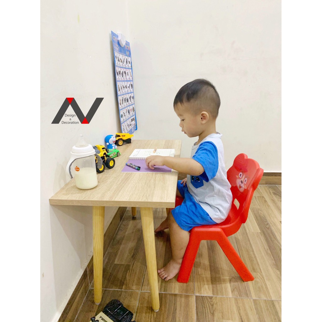 Bàn học cho bé , bàn ăn bo góc an toàn cho bé