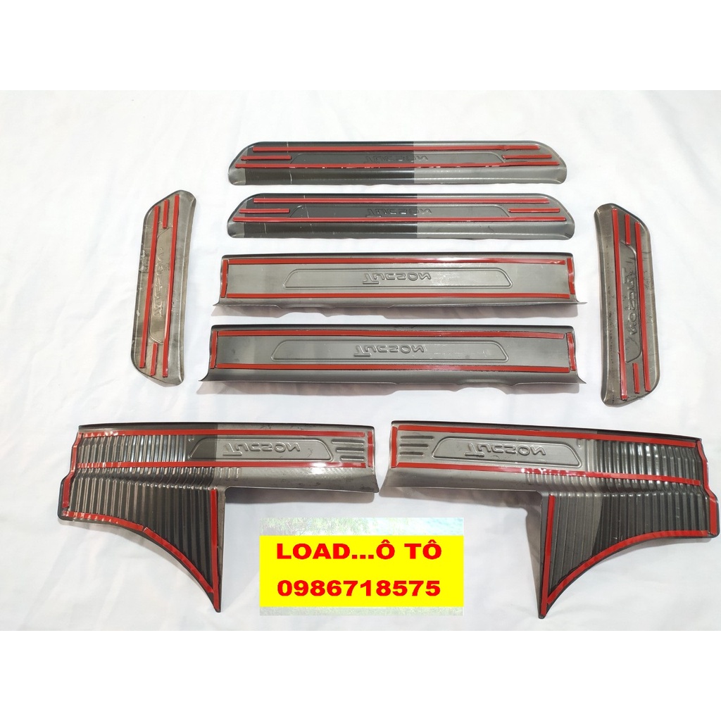 Ốp Bậc Cửa, Nẹp Bước Chân Xe Huyndai Tucson 2022-2023 Mẫu Vân Carbon Cao Cấp