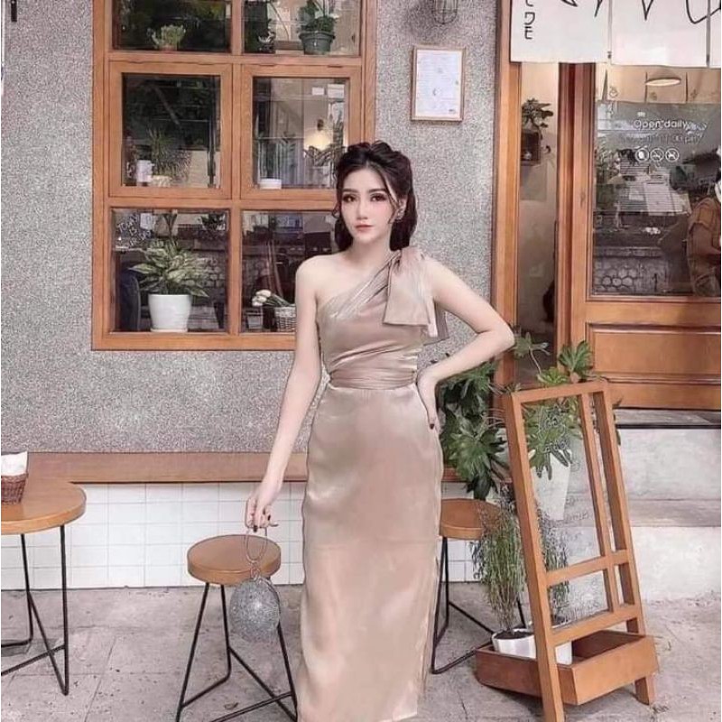 Đầm lụa lệch vai