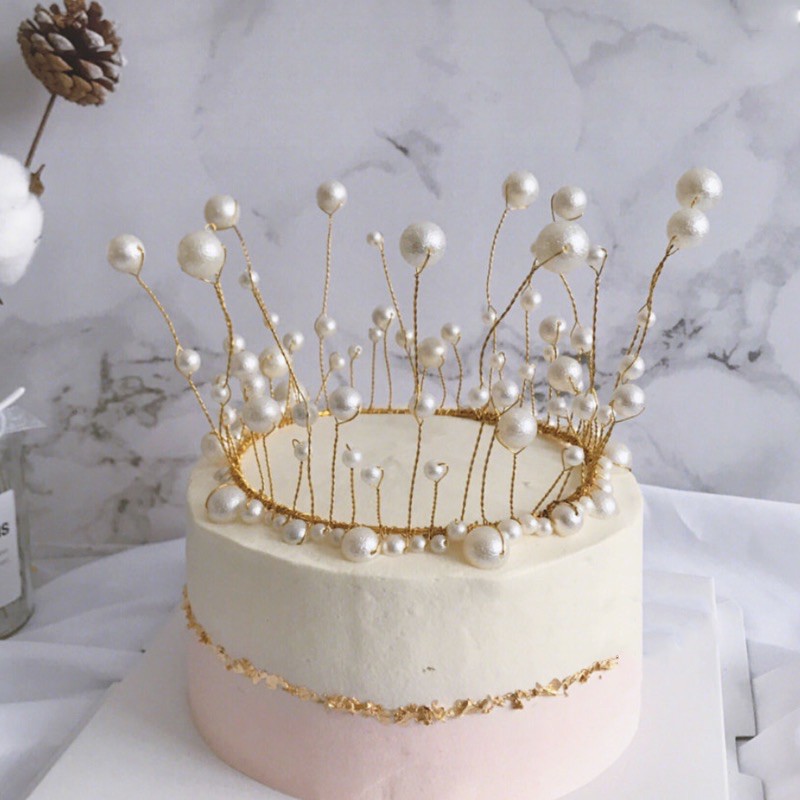 Phụ kiện trang trí bánh kem hình vương miện đính ngọc trai lãng mạn