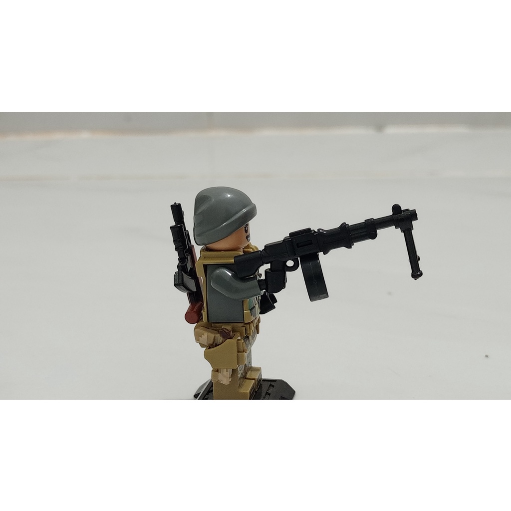 Mô hình nhân vật lego lính ukraine kèm phụ kiện như hình