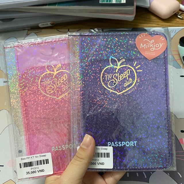 Bao hộ chiếu bằng nhựa có sẵn