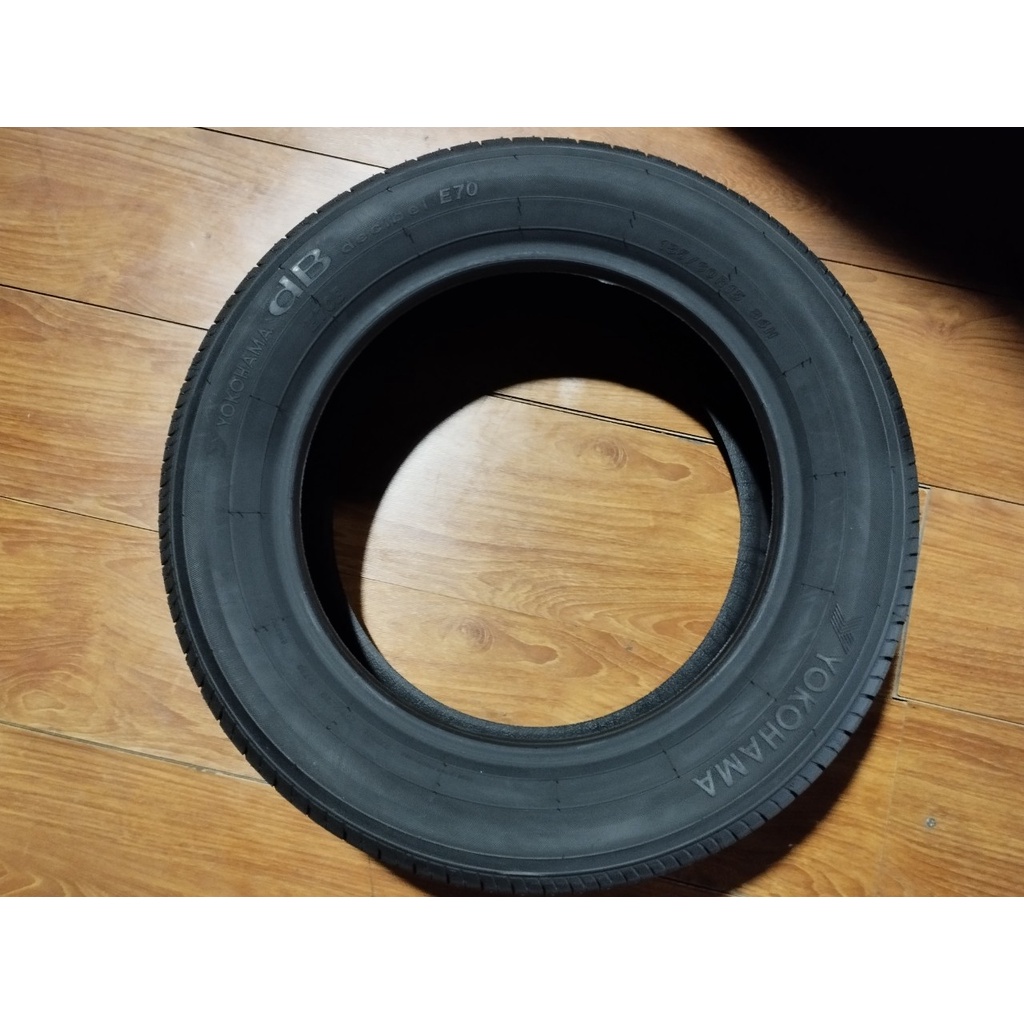 Lốp Yokohama 185/60R15 E07B