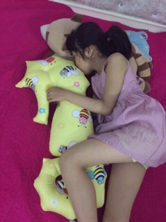 Gối ôm cá ngựa cho bé