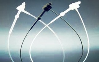 Combo máy bấm giá + dây xỏ mác