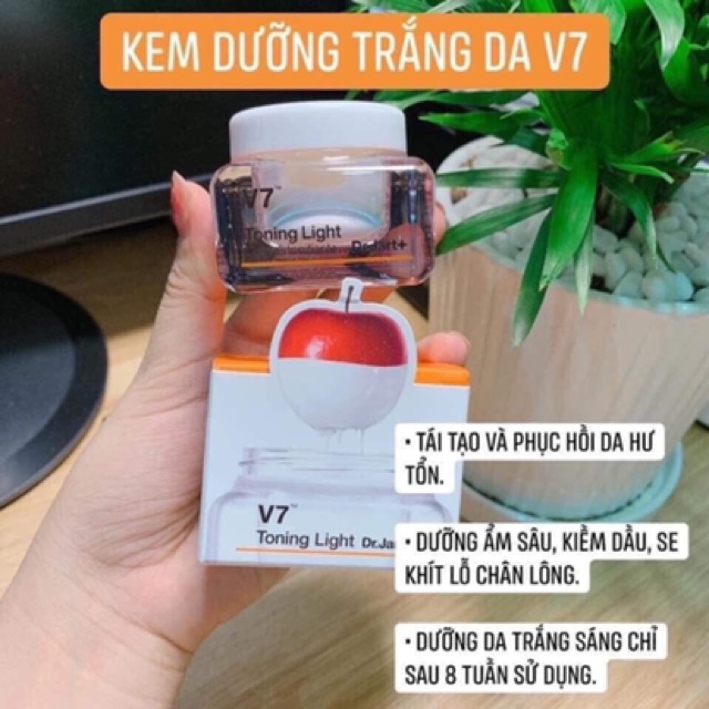 Kem Dưỡng Trắng Da V7 Toning Light