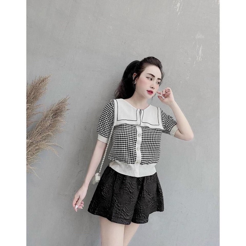 Áo len kẻ caro cổ lá bo gấu ngắn tay cúc đính vải len mịn co giãn AL8608 - NhiNhi Shop | BigBuy360 - bigbuy360.vn