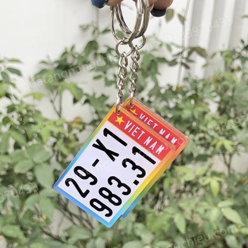 Móc khoá mica in biển số xe theo yêu cầu