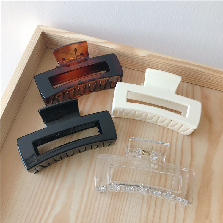 Gấp tóc, kẹp nữa tóc phía sau cho nữ màu nude hình vuông