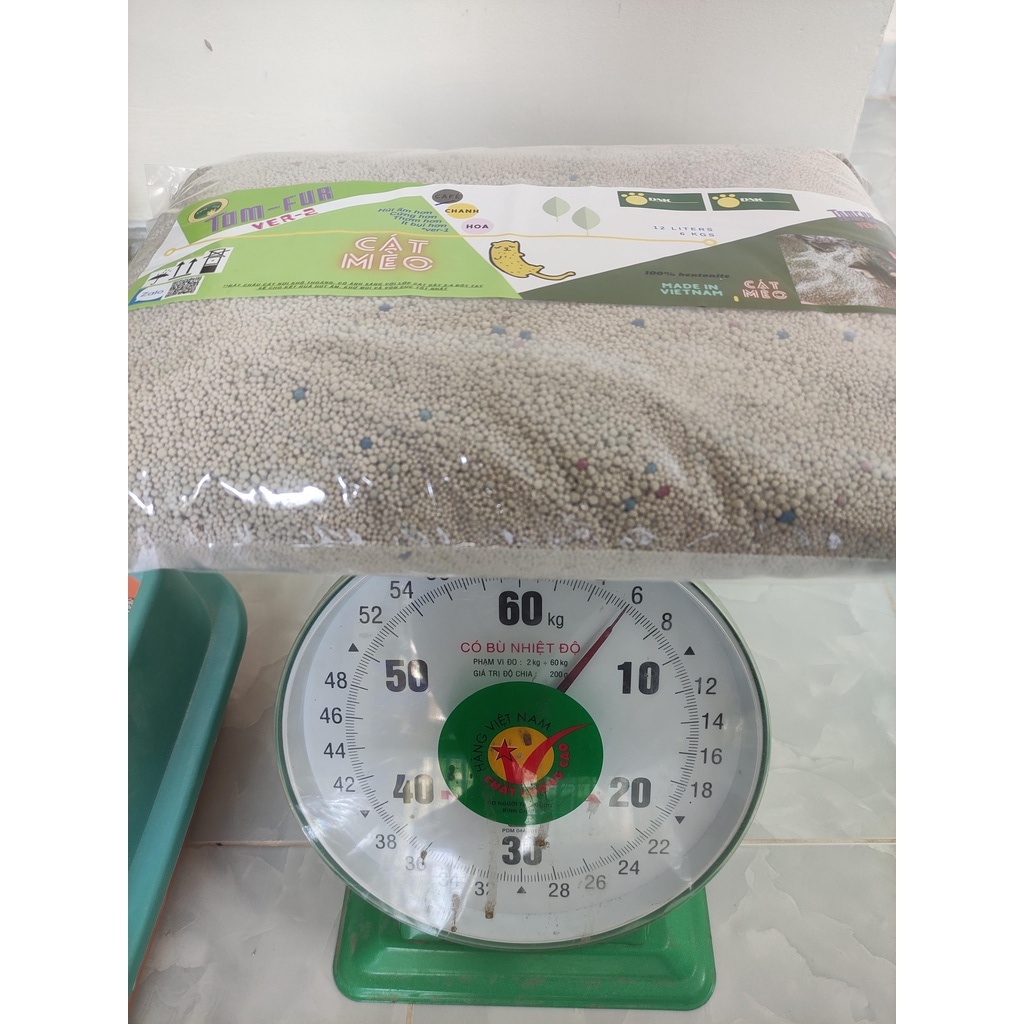 Cát Vệ Sinh Mèo tomfur 6kg 12L chất lượng NHẬT; hạt to Thơm bền lâu; thích hợp cho mèo , hamster, thỏ.