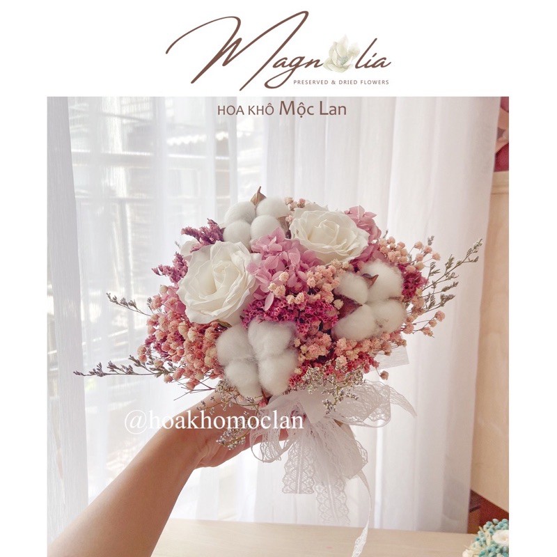Hoa cưới cầm tay cô dâu làm bằng hoa khô tông hồng không tàn