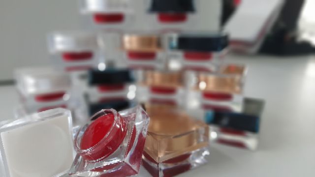 Lab lipstick - Son dưỡng handmade 100% từ tự nhiên, sử dụng màu khoáng không chì, an toàn cho sức khỏe