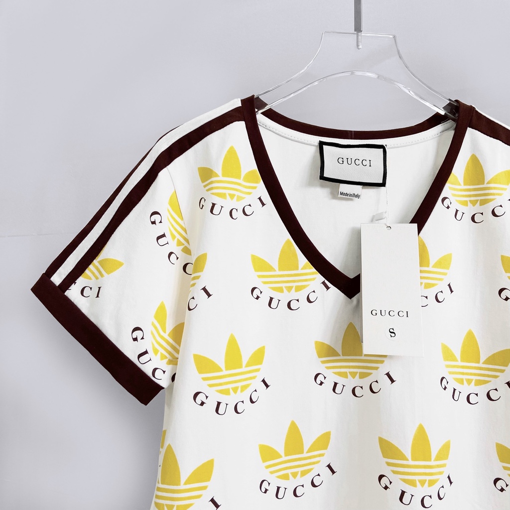 Áo Thun Cổ Tim Guc.ci Chất Liệu 100% Cotton 4 Chiều Mềm Mịn.