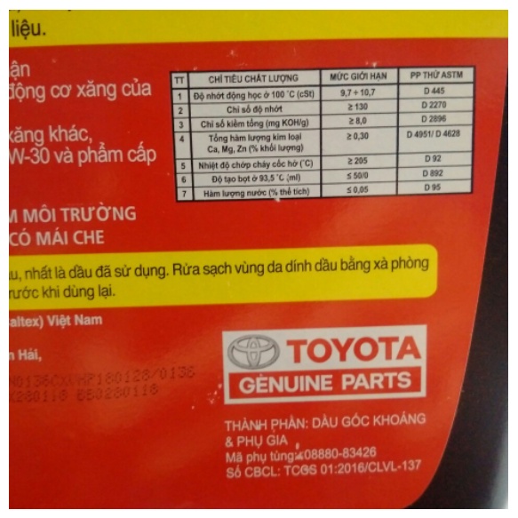 Dầu nhớt động cơ Toyota 10W30 chính hãng Toyota dùng cho máy xăng