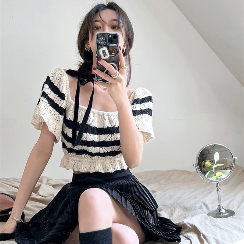 Áo kiểu IELGY cổ vuông hở vai họa tiết kẻ sọc thời trang cho nữ