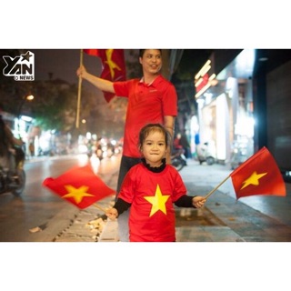 Cờ đỏ sao vàng cầm tay