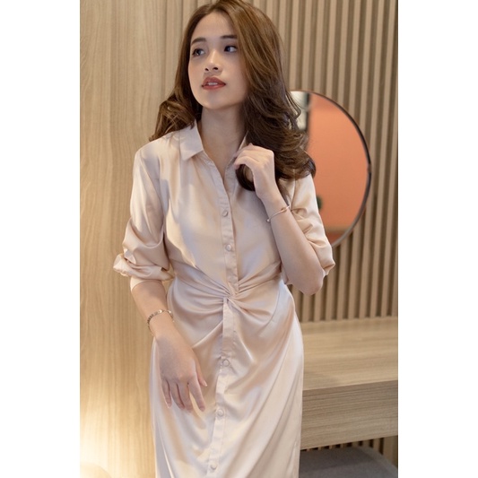 Alita Dress / Váy sơ mi xoắn eo vải lụa