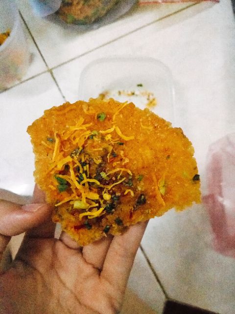 Cơm chiên khô gà topping rong biển Thúy Trương. | BigBuy360 - bigbuy360.vn