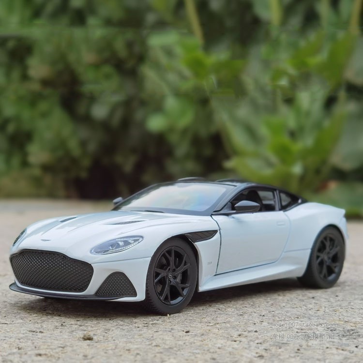 Mô hình xe Aston Martin DBS Superleggera 1:24 Welly