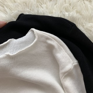 Croptop trễ vai - Chân váy dập ly