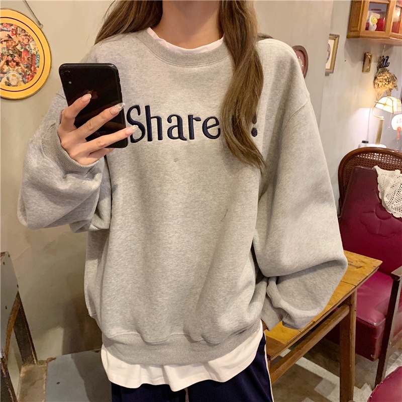 Áo nỉ dài tay cổ tròn dáng rộng in chữ thời trang