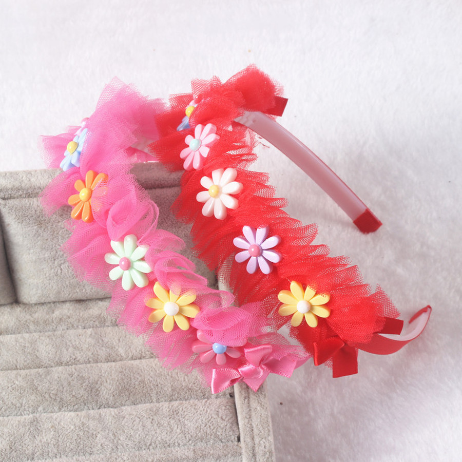 Cài tóc đính hoa xinh xắn cho bé gái