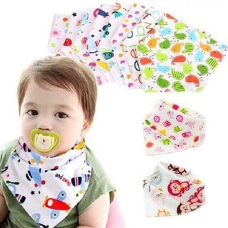 Set 3 khăn/yếm tam giác che cổ giữ ấm cho bé họa tiết ngẫu nhiên Việt Nam