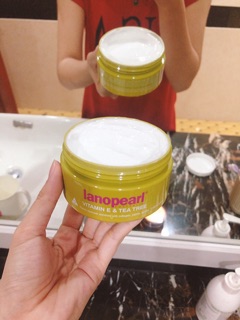 Sữa rửa mặt tinh chất vitamin E và trà xanh Lanopearl 250ml