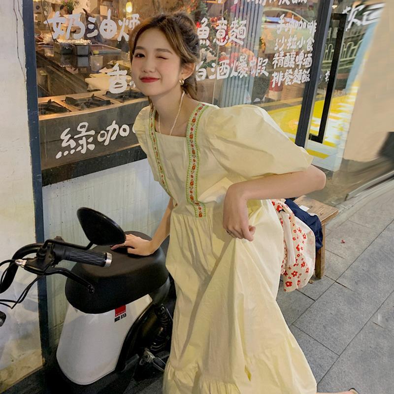 Váy dài cổ vuông tay phồng phong cách Pháp thời trang quý phái cho nữ