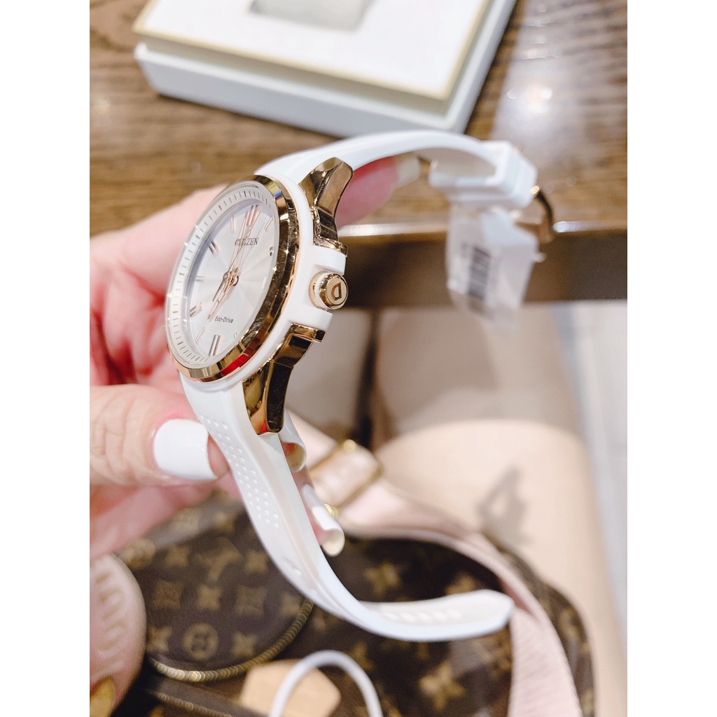 Đồng hồ nữ dây silicone Citizen FE6136 01A