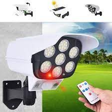 Đèn năng lượng mặt trời giả camera tự động BẬT TẮT chống trộm. có điều khiển