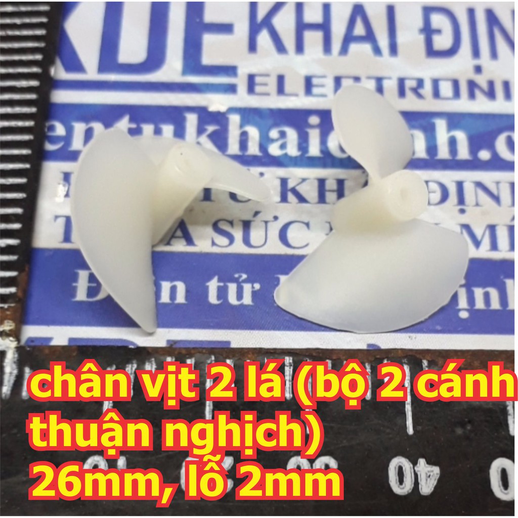 4 cái chân vịt tàu thủy mô hình 2 lá, 2 cánh màu trắng nhựa cứng ( 2 thuận, 2 nghịch) 26mm, lỗ trục 2mm kde5495