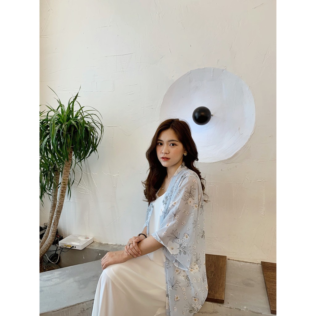 Áo khoác kimono hoa nền xanh