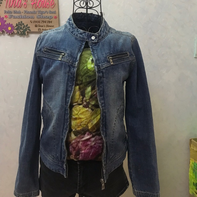 Áo jean cài nút cổ màu xanh wash nhẹ gia Scd giá 110k