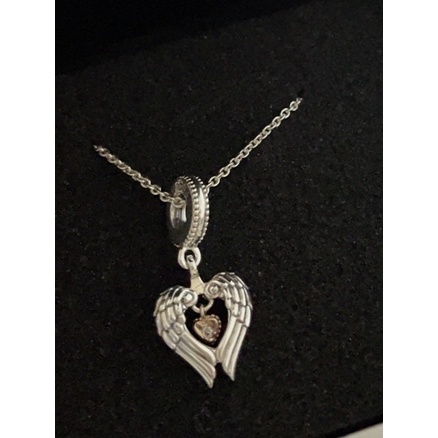 Vòng tay chuỗi hạt có cánh thiên thần và tình yêu