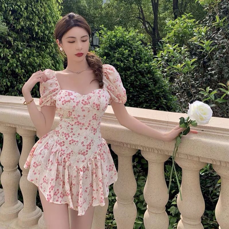 ĐẦM HOA NHÍ CÚP NGỰC