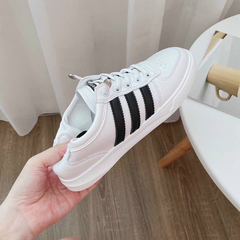 Giày thể thao nữ không cần buộc dây trắng kem 3 vạch, giày sneaker nữ đế êm thích hợp đi làm đi bộ, hàng chuẩn loại 1