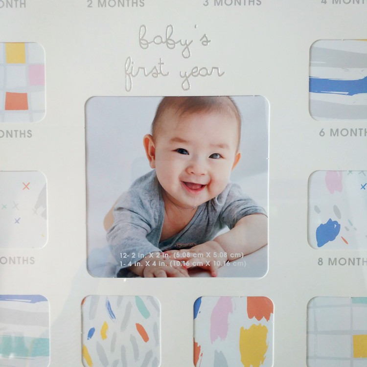 Khung ảnh My First Year lưu giữ tháng năm đầu đời của bé