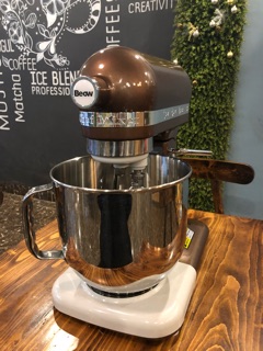 Máy nhào bột Beow C11
