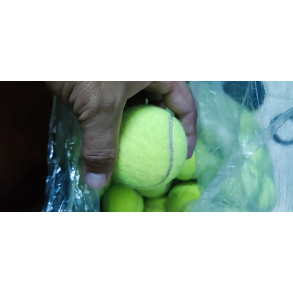 Bóng tennis cũ