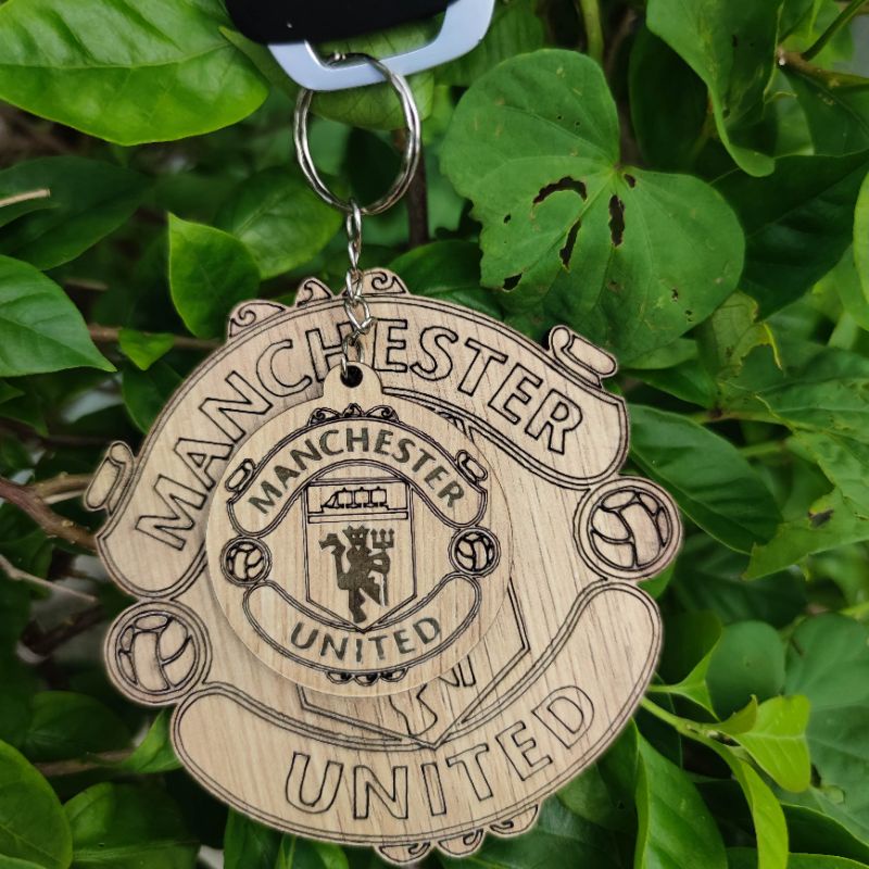 Móc khóa Manchester United bằng gỗ MDF cao cấp khắc laser theo yêu cầu - Móc khóa MU khắc tên