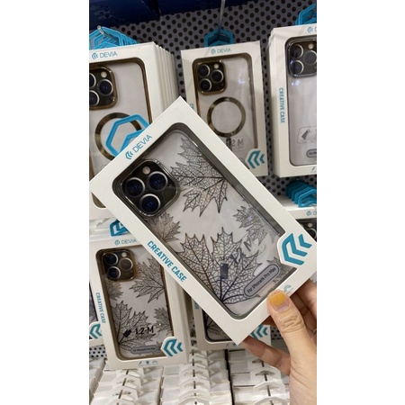 Ốp DEVIA lưng cứng viền si bóng in hinh lá phong Ip14/ ip14 plus/ ip 14 pro ip14 pro max