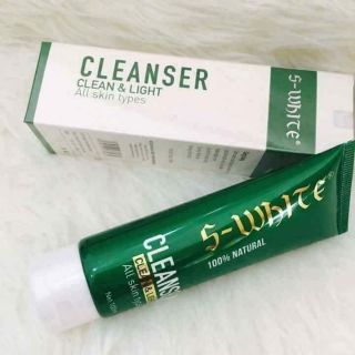 Sữa rửa mặt nha đam và lựu tươi