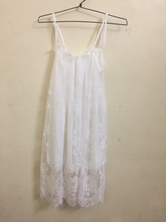 Váy ngủ ren màu trắng