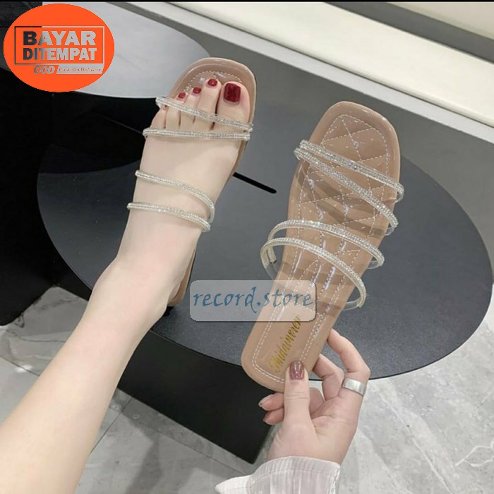 Giày Sandal Nữ Đế Bệt Màu Hồng / Đen Đính Hoa MW116